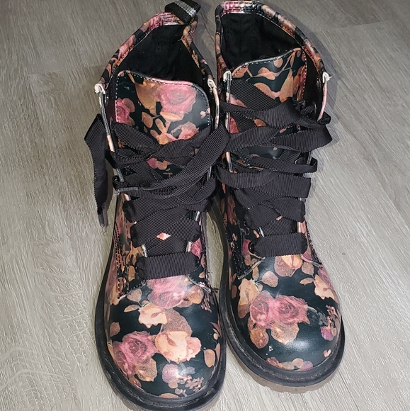 Combat boots - Picture 1 of 4